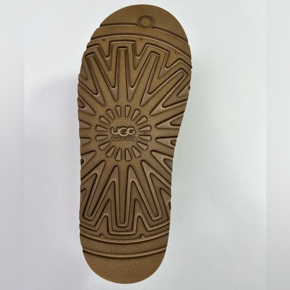 UGG Bailey Eva SINGLE Boot Leather Sheepskin Fur Suede Button Snow Right Foot 5 - Picture 11 of 13